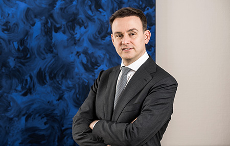 Rechtsanwalt Dr.  Koch ist ausschließlich auf dem Gebiet des Straf- und Ordnungswidrigkeitenrechts tätig. Er steht Ihnen in jeder Verfahrenslage zur Seite.